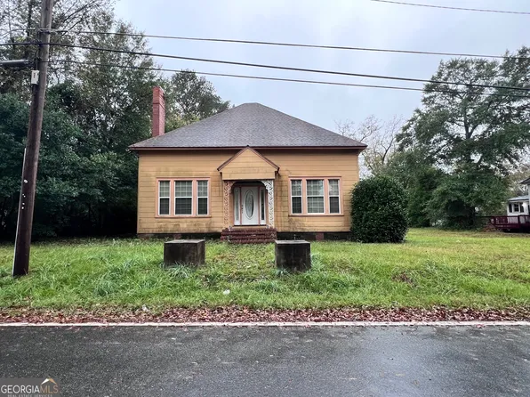 506 Pine St, Dublin, GA 31021