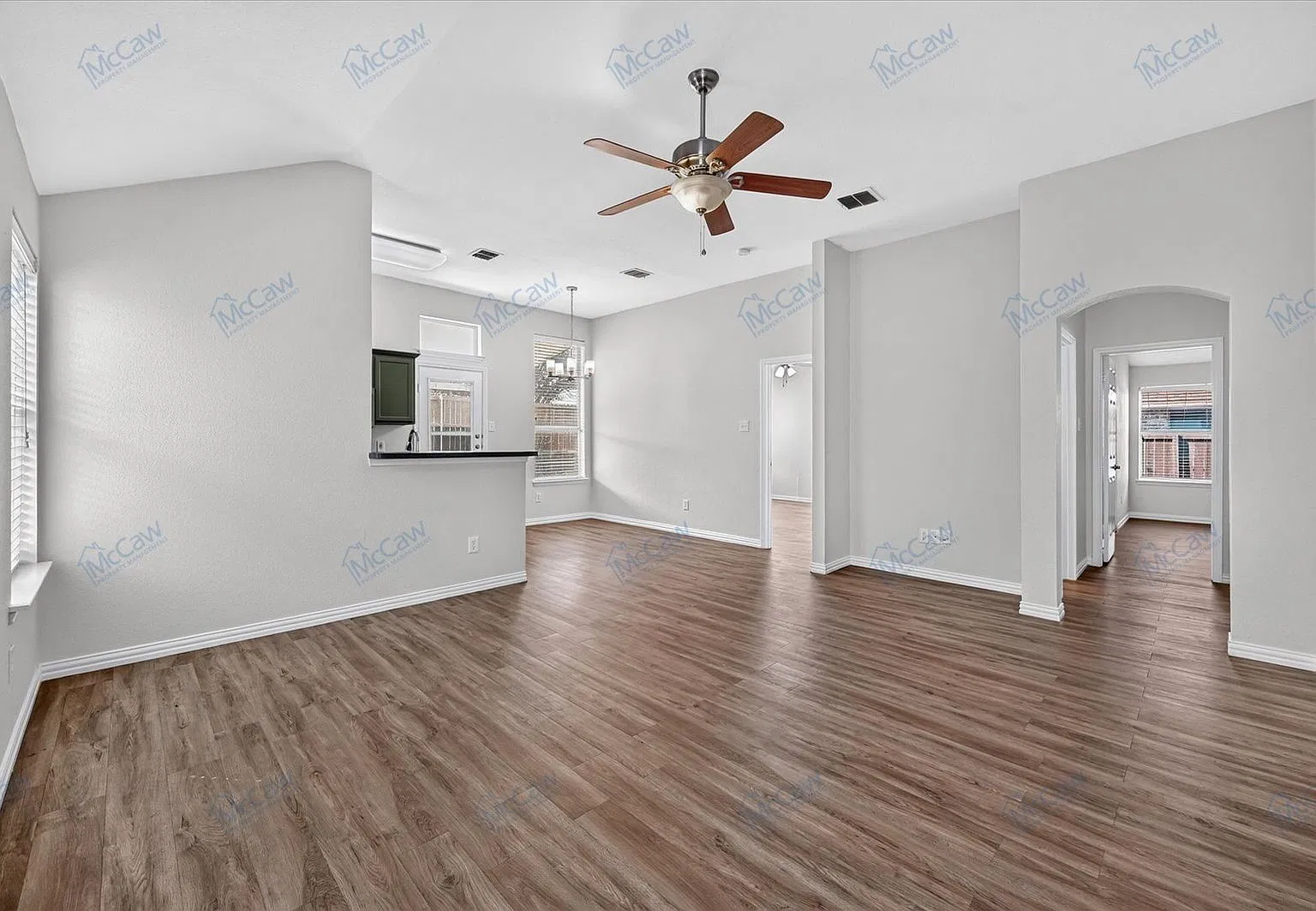 3 bed, 2.0 bath, 1304 sqft, $1,900 — Photo 2