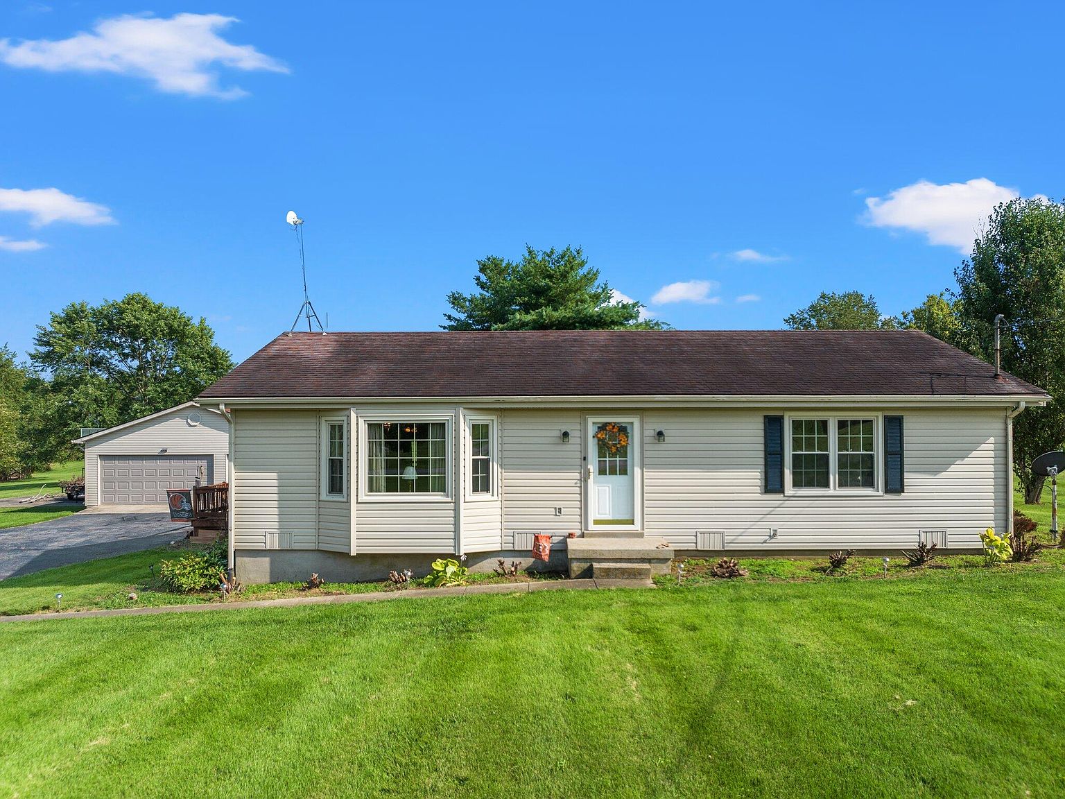 621 Curdsville Rd, Harrodsburg, KY 40330 | Zillow