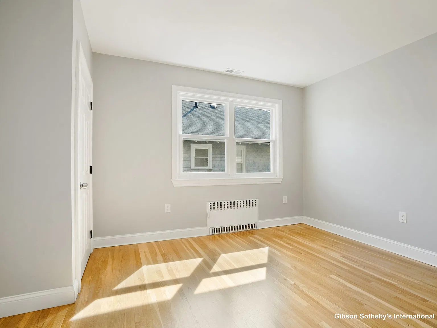 107 Lake St — Photo 3