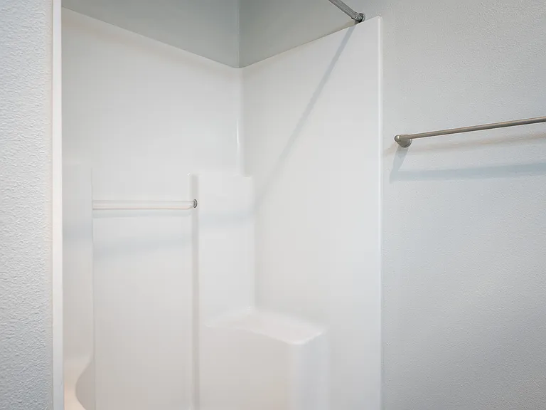 Leverich | Bathroom