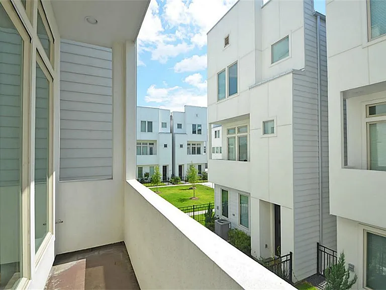 2713 Clay St — Photo 13