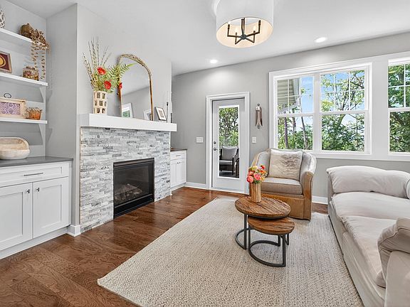 3rd image of 639 Bergamont Blvd