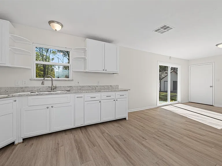 170 Walter Dr — Photo 18