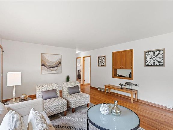 5th image of 3653 Sussex Ln