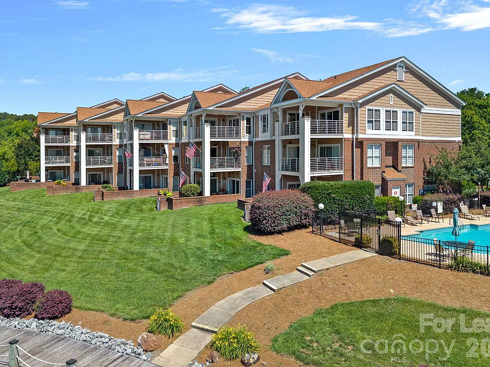 18609 Harborside Dr