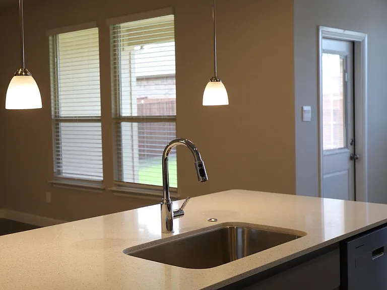15529 Leaside Dr — Photo 6