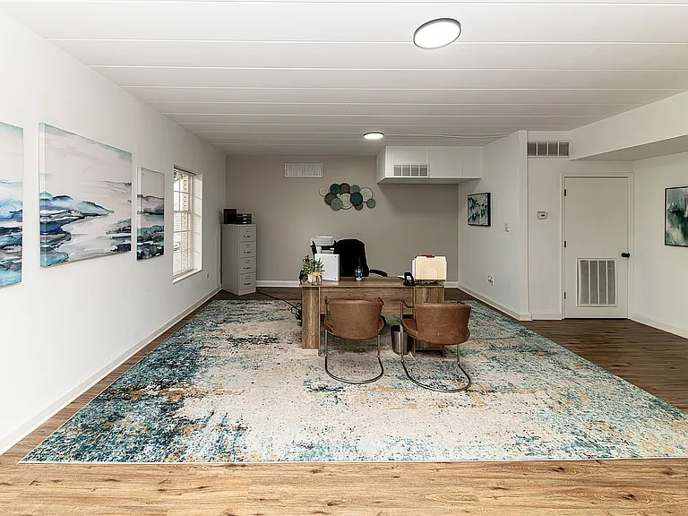 Leasing Office