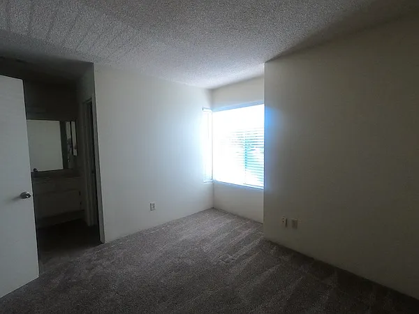 2621 Crosshaven Ln — Photo 15