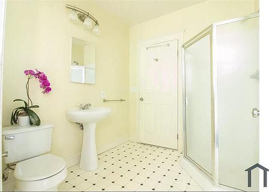 2nd image of 559 Minna St #1