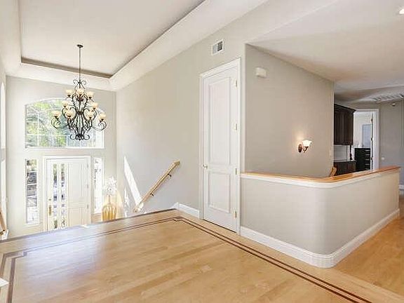 4th image of 106 Black Gold Ln