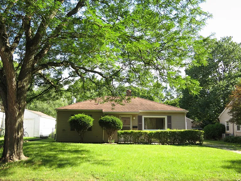 1107 Briarcliff Dr — Photo 3