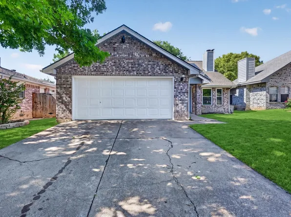 5908 Stone Meadow Ln, Fort Worth, TX 76179