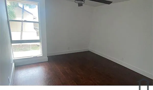 8208 NW 9th Ct — Photo 6