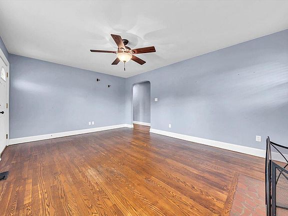 5th image of 2807 Kennedy St NE