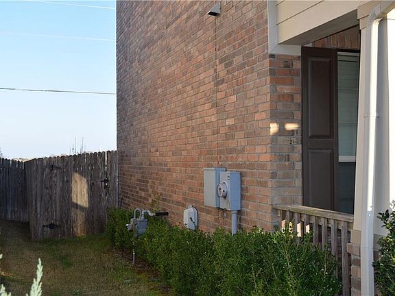 3rd image of 530 Travertine Trl