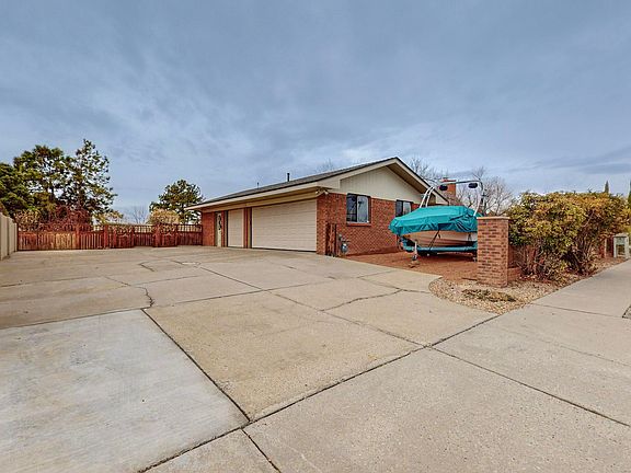 5th image of 9308 Avenida De La Luna NE