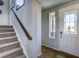 68 S Oak Hill Ct, Aurora, CO 80018