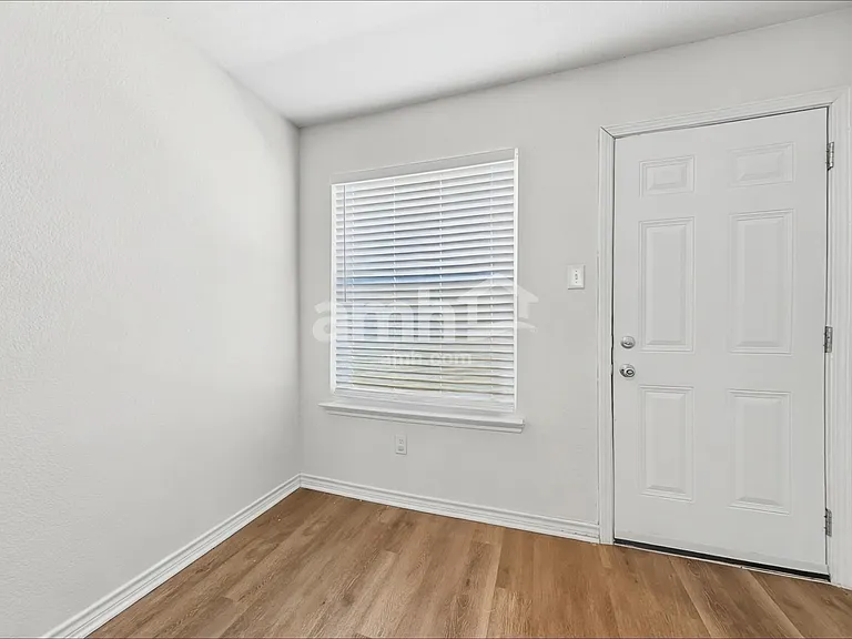 205 Sanctuary Way — Photo 5