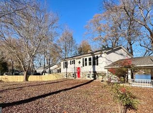 232 Chrystal Rd, Colonial Beach, VA 22443