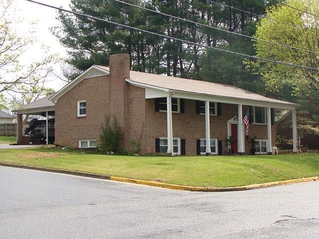 1st image of 200 S 12th St