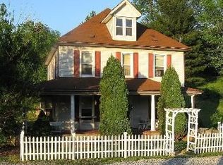 303 Thomas Dr, Pearisburg, VA 24134