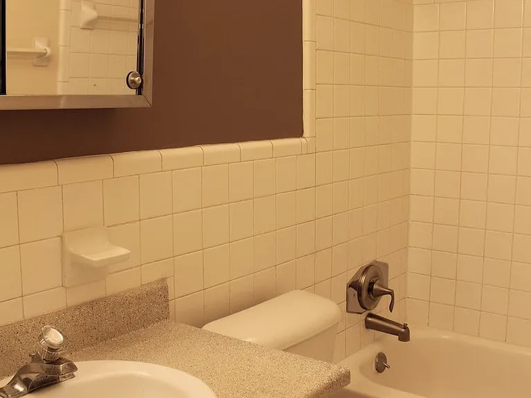 Bon Air Apartments — Photo 10