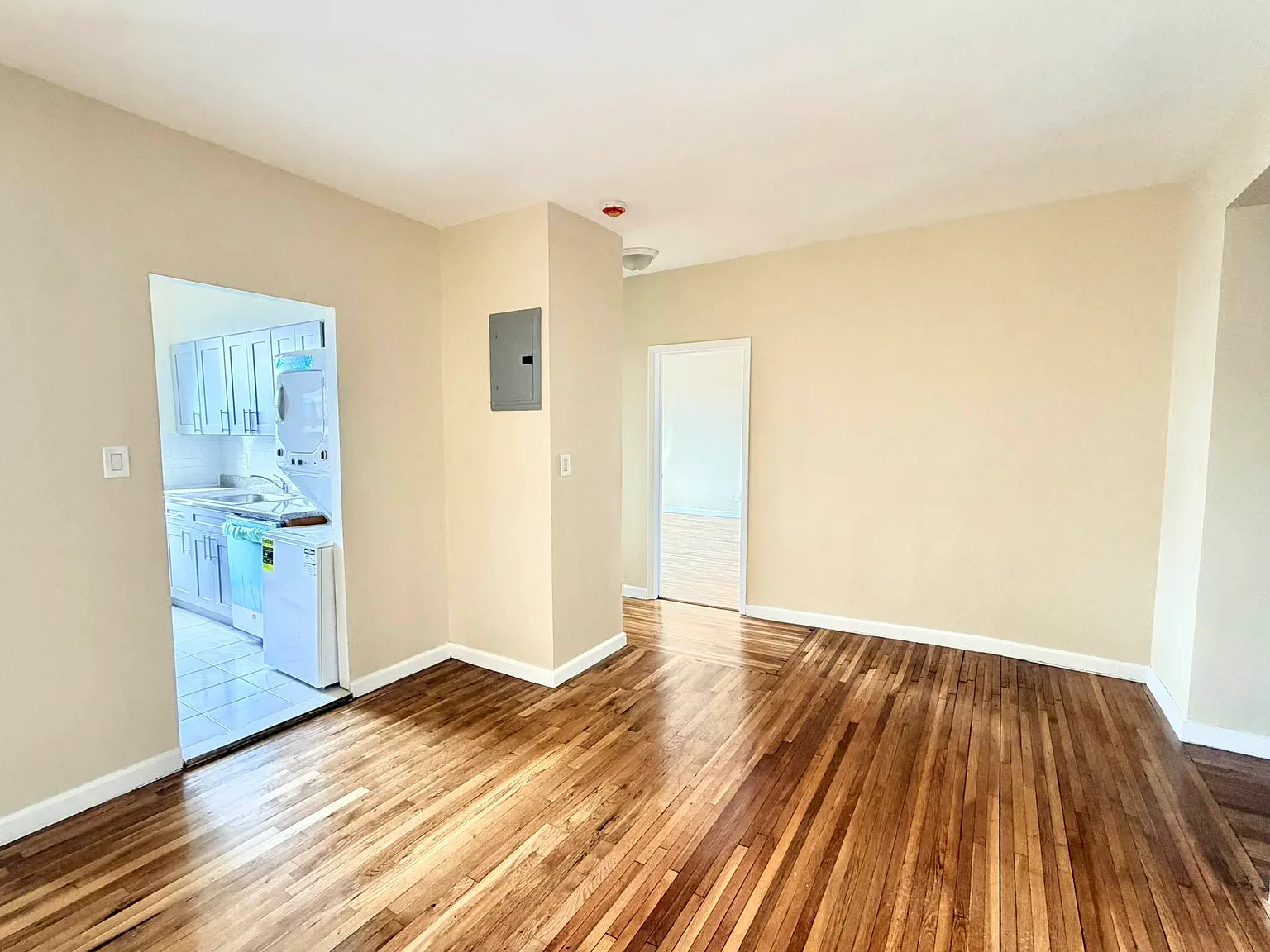 40-04 Bowne Street — Photo 3