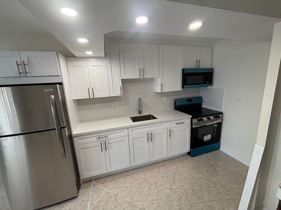 1st image of 250 174th St APT 910