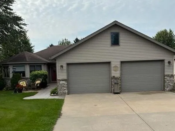 948 Willow View Cir, Waite Park, MN 56387