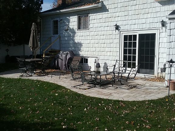 3rd image of 212 Bel Air Dr