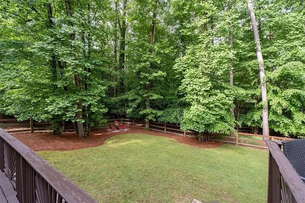 5 bed, 2.5 bath, 2340 sqft, $3,500 — Photo 3