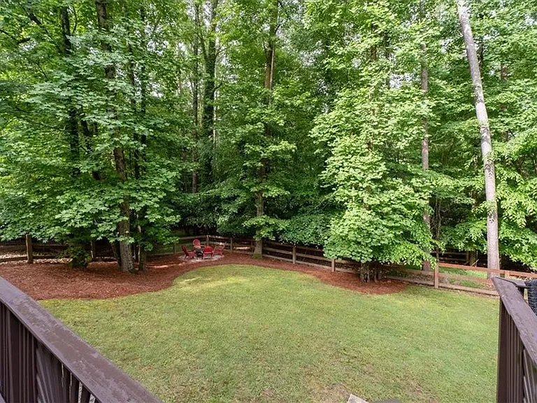 9470 Hillside Dr — Photo 3