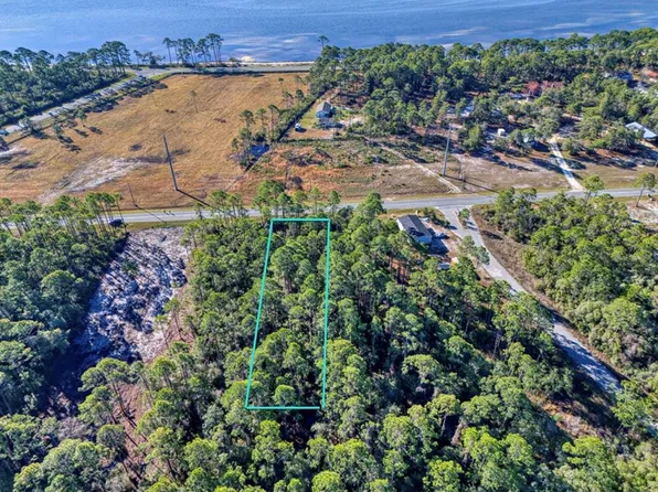 1013 C C Land Rd, Eastpoint, FL 32328