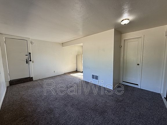 3rd image of 3028 NE Douglas Ave