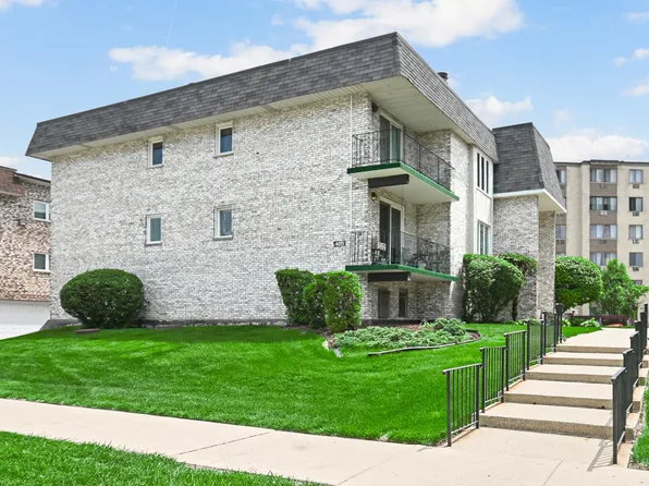 4011 W 97th St APT 2N, Oak Lawn, IL 60453