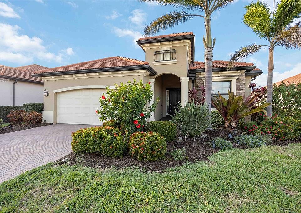 1st image of 23475 Waverly Cir