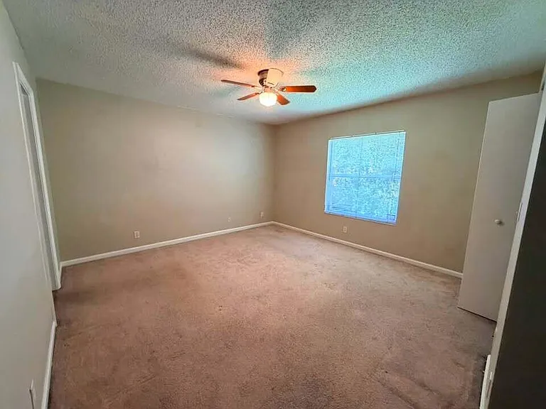 6892 Mill Brook Pl — Photo 4