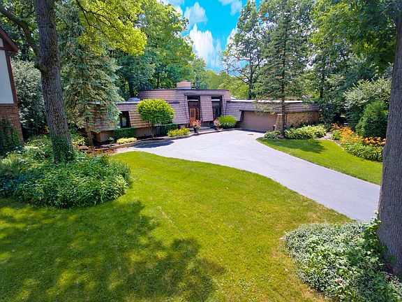 3rd image of 8516 Shagbark Ct