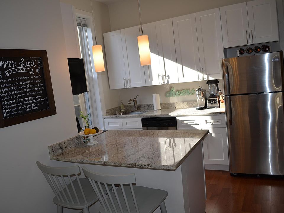 1st image of 1085 N Paulina St #1R