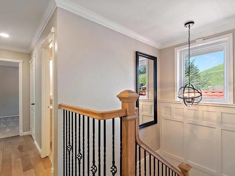 850 Rose Dr — Photo 17