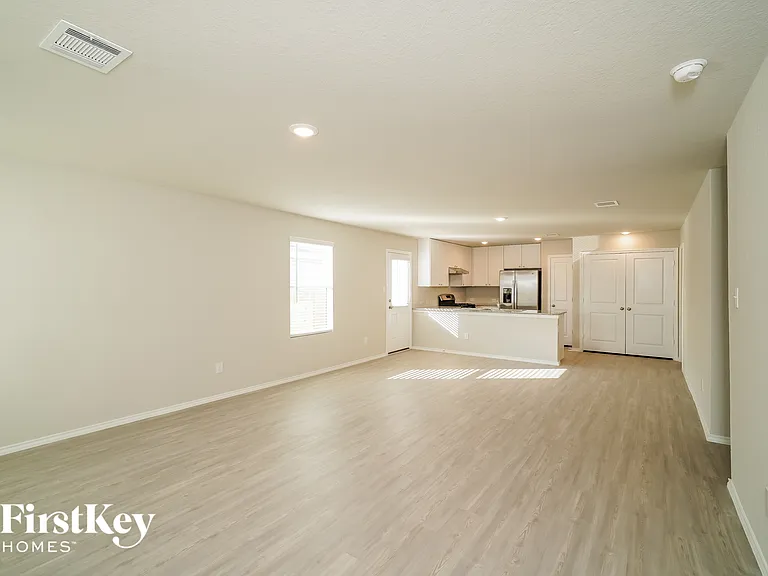 10783 Prusiner Dr — Photo 4