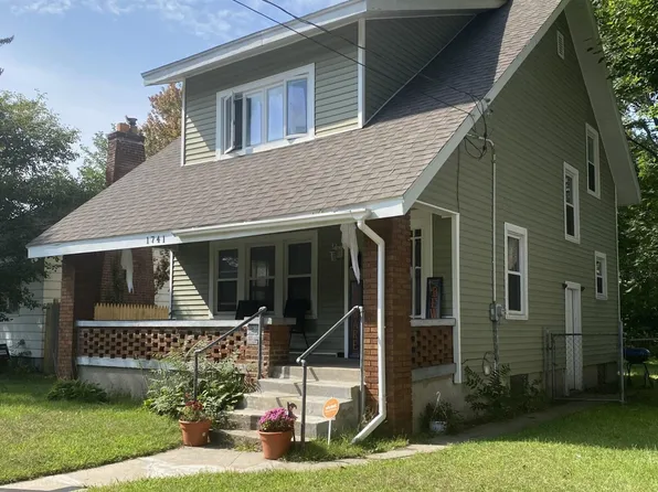 1741 Willard Ave SE, Grand Rapids, MI 49507