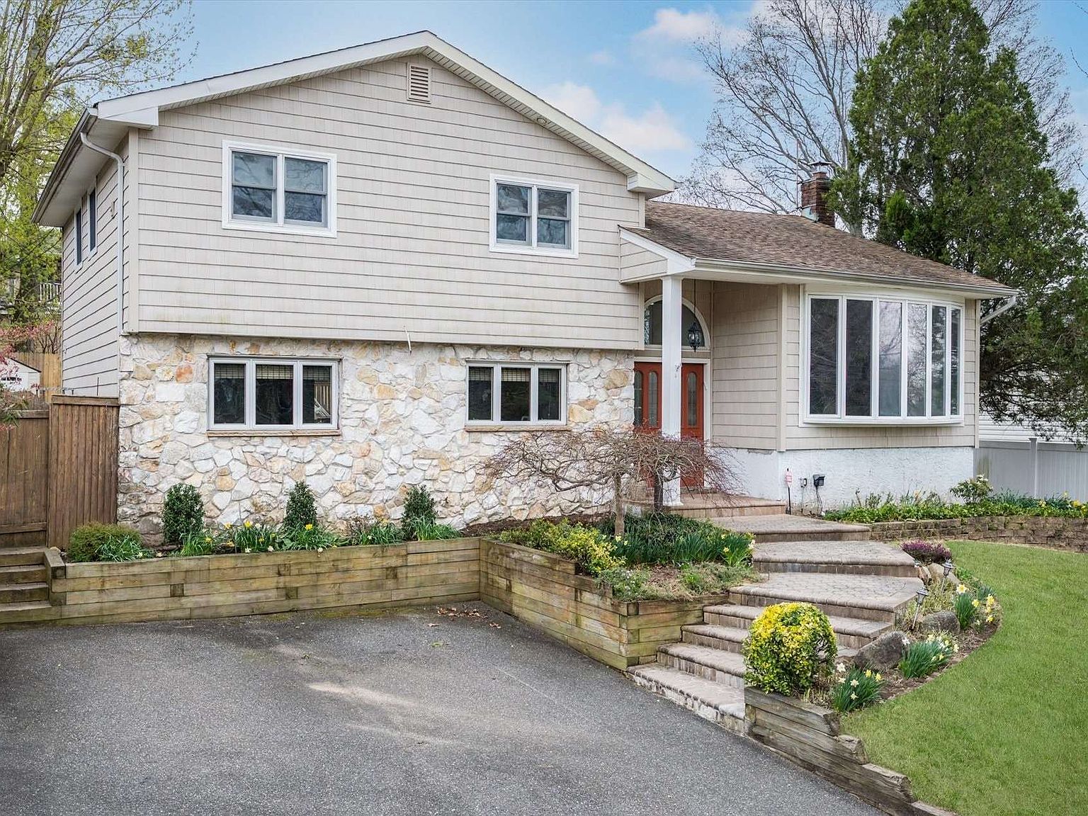 32 Mcloughlin Street, Glen Cove, NY 11542 Zillow