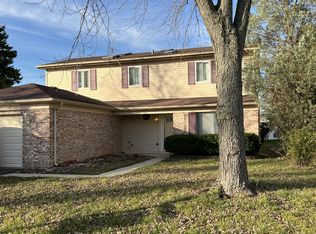 340 Drake Ave, Bolingbrook, IL 60490