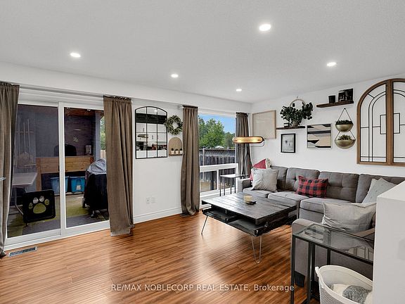 5th image of 45 Hewitt Ln