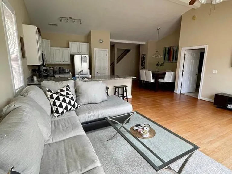 5006 Carleton Dr #119 — Photo 7