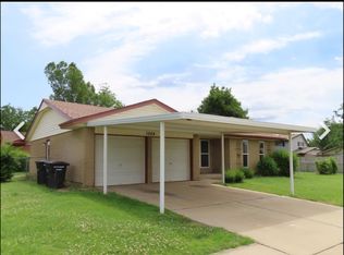 1064 NW 7th Pl, Moore, OK 73160