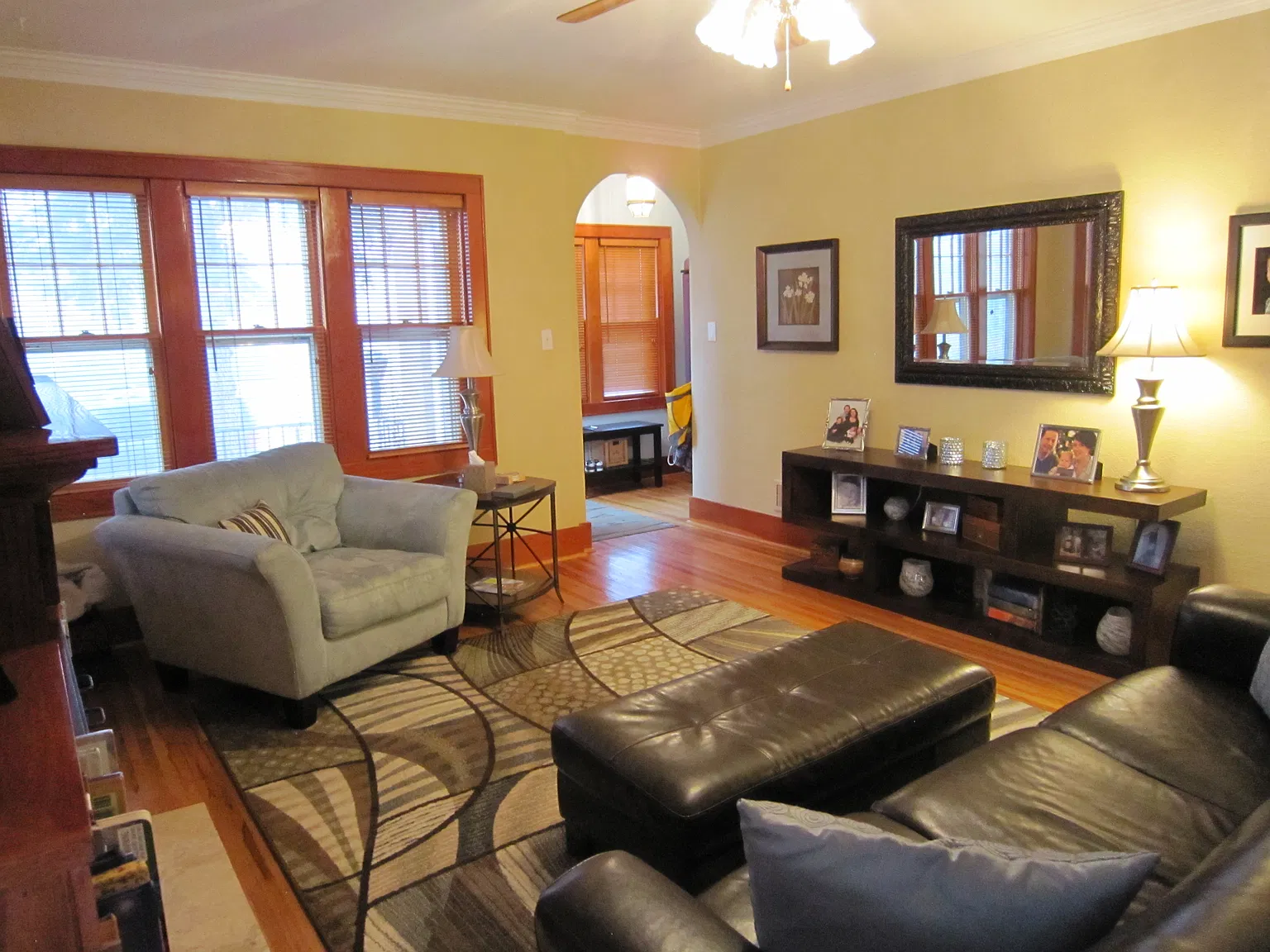 4 bed, 2430 sqft, $2,000 — Photo 3