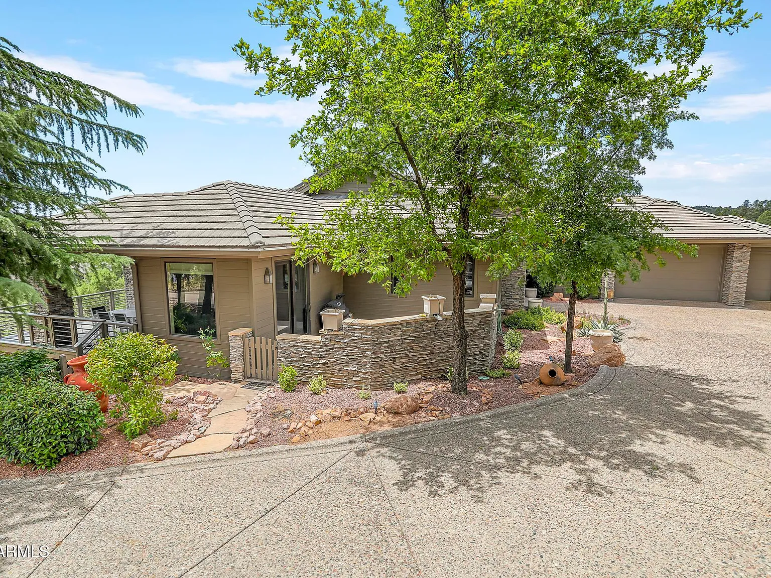 3 bed, 3.5 bath, 3780 sqft, $6,500 — Photo 3
